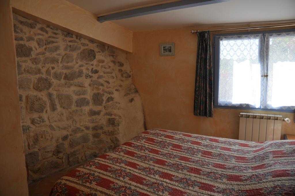 Hotel Le Petit Labouret Revest-du-Bion Esterno foto